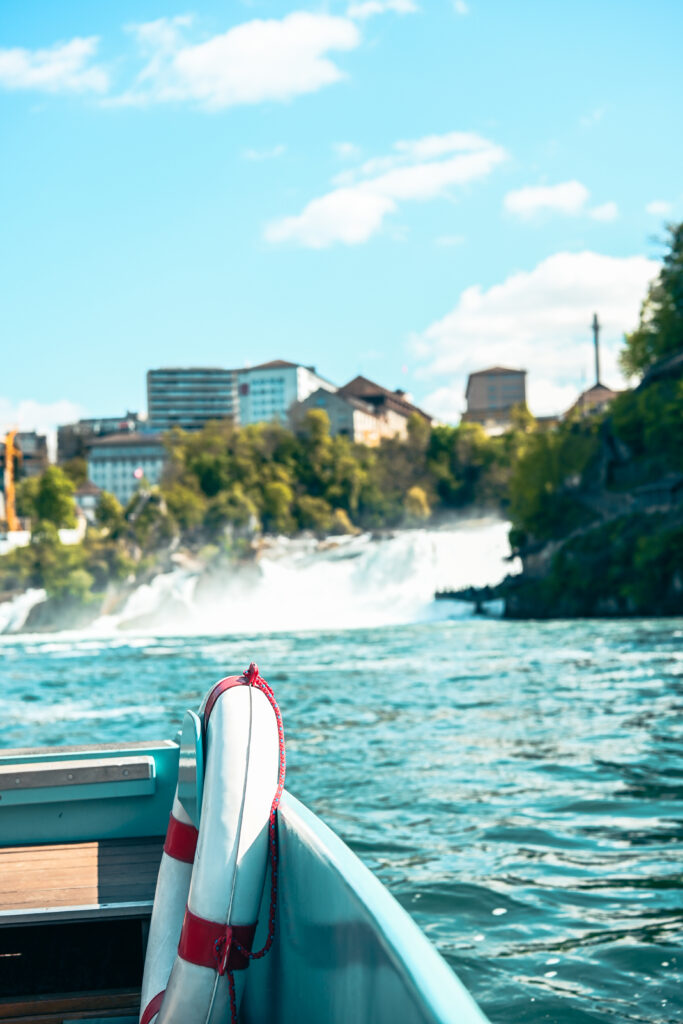 de Rheinfall bij Schaffhausen Rheinfall Schaffhausen boot